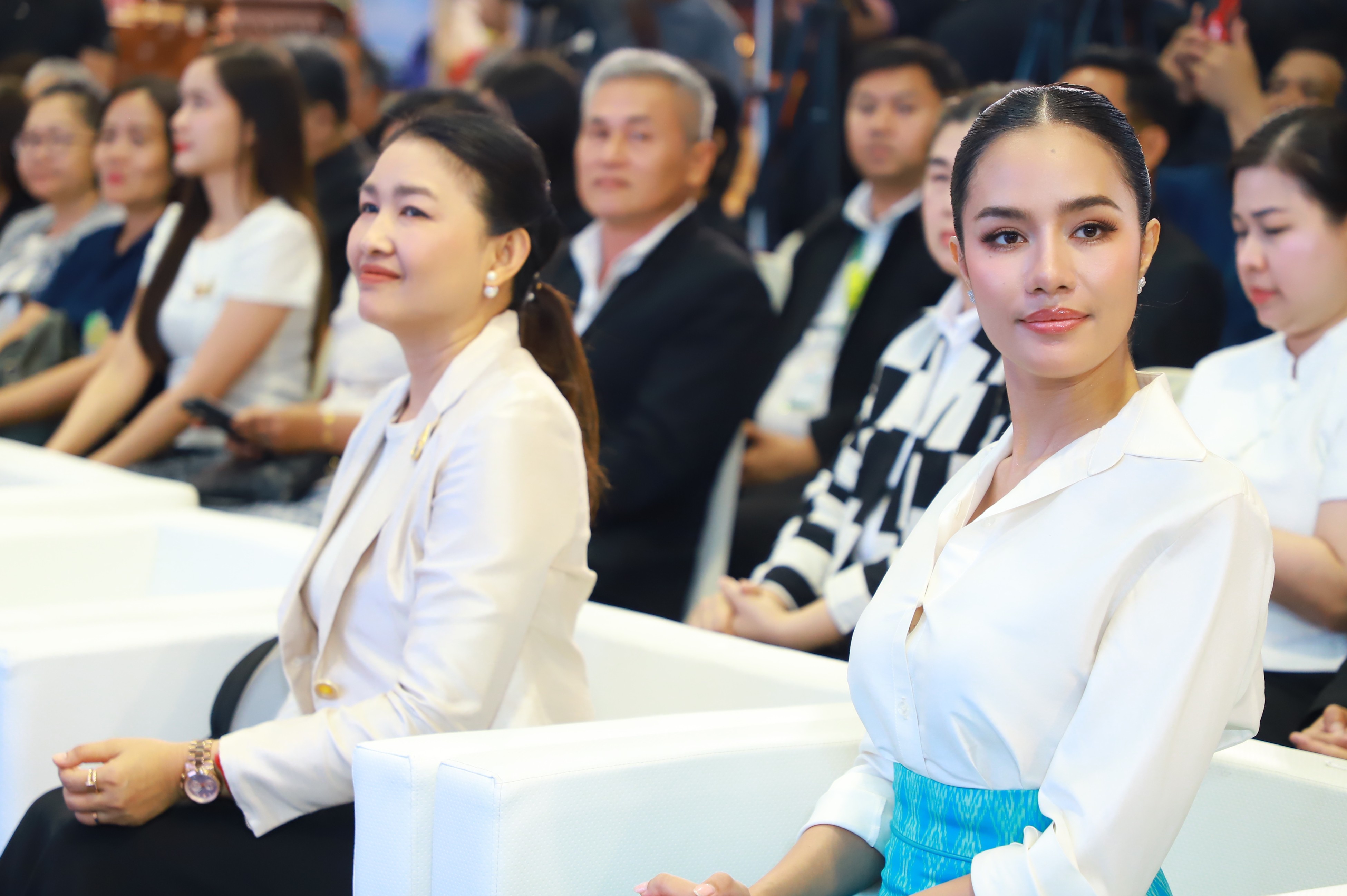 title - ส.ป.ก. ร่วมพิธีเปิดงานหม่อนไหมสัญจร ณ กรุงเทพมหานครและจังหวัดนนทบุรี ครั้งที่ 1 ชูนโยบาย ตลาดนำการผลิต เพิ่มช่องทางจำหน่าย สร้างรายได้เกษตรกร